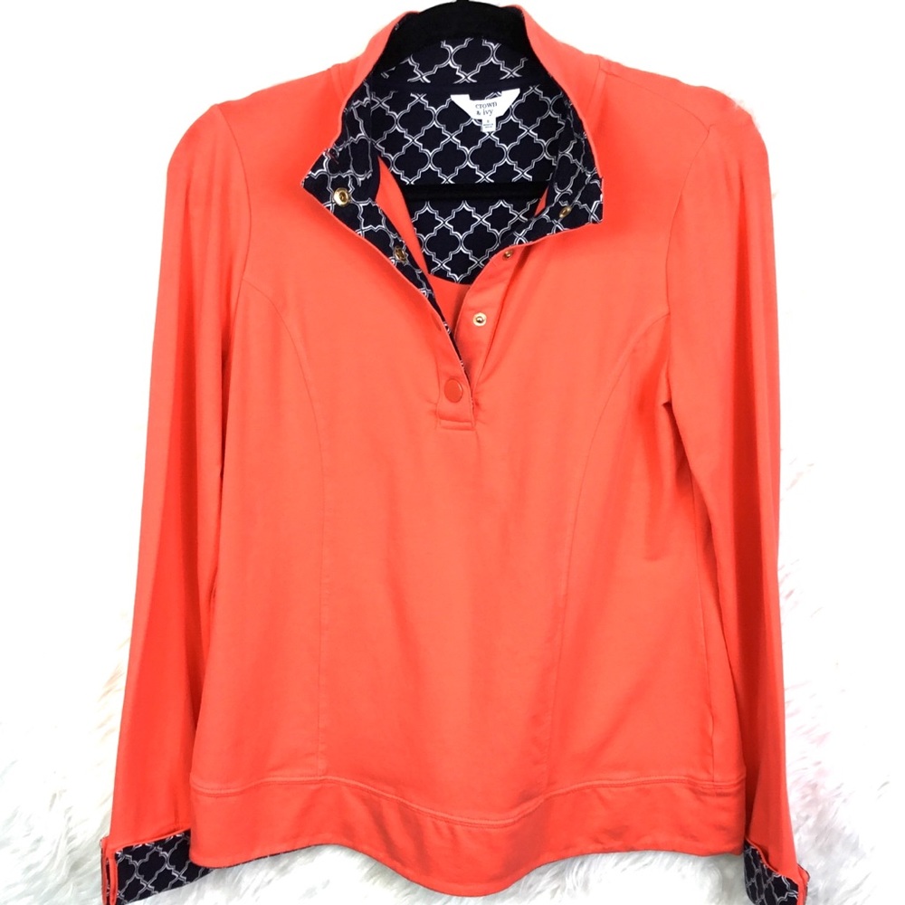 Crown & Ivy snap button pullover size small